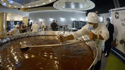venezuela-makes-largest-chocolate-coin-to-promote-cacao-industry