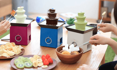 flowing-chocolate-fondue-at-home1