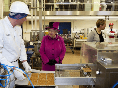 90-year-old-queen-elizabeth-likes-dark-chocolate